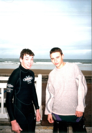 Sebastien et Xarli, cours de sport étudiant (surf), à Saint Jean de Luz.