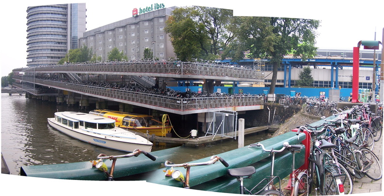 pano2_amsterdam_bizarre.jpg